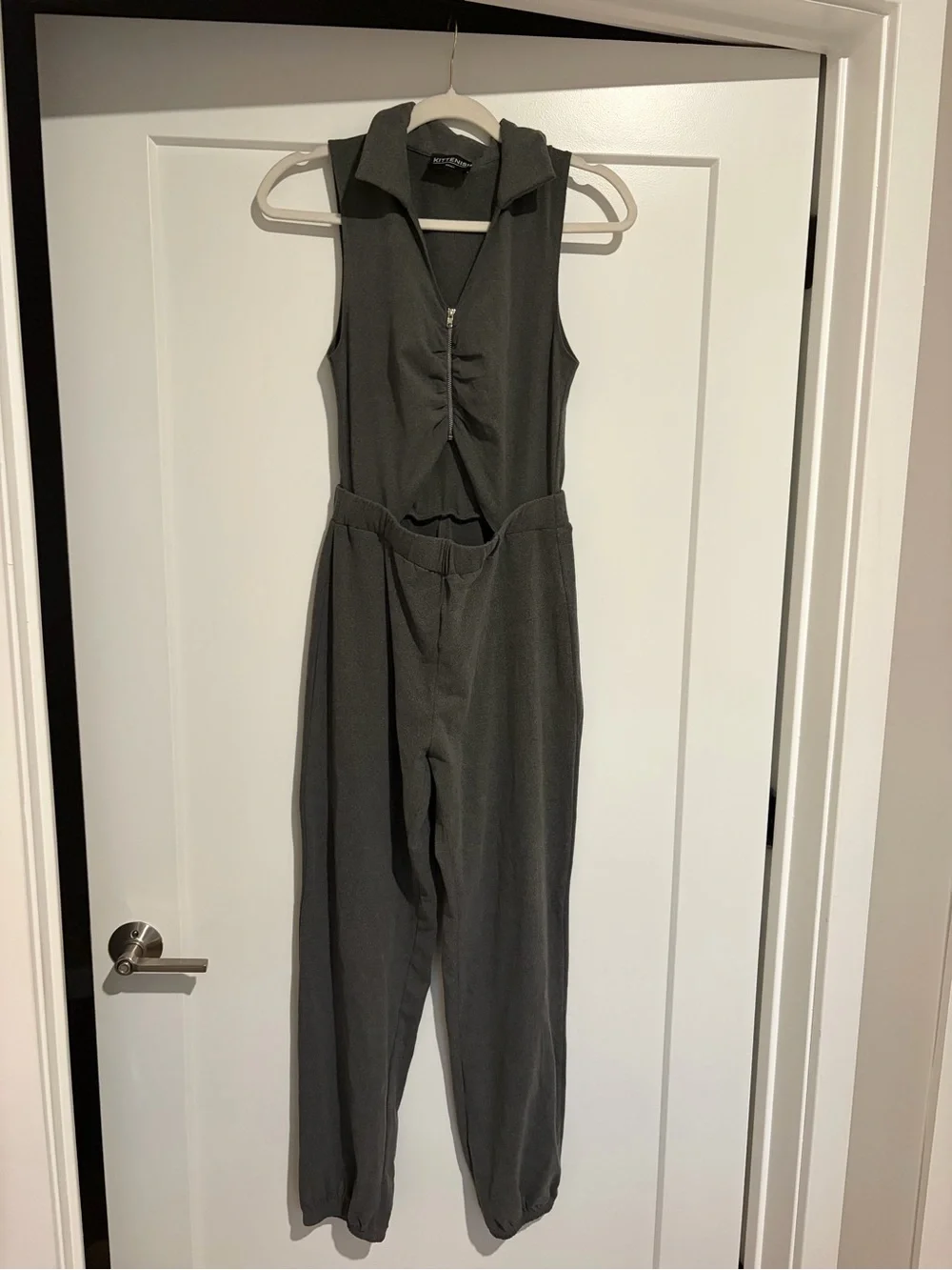 Sleeveless Gray Jumpsuit with Zip Front